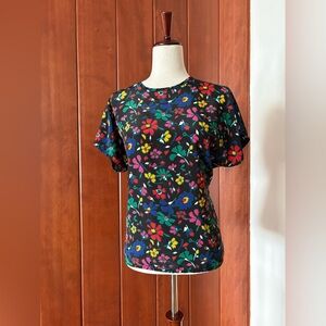 Floral pops of color Christie & Jill short sleeve blouse Medium